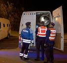 Politie pakt bende mensensmokkelaars en 27 transmigranten op bij grootschalige actie langs E40