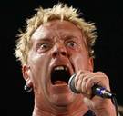 Johnny – met de rotte tanden – Rotten maakt nu reclame voor tandenborstels