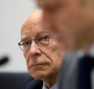 Rechterhand Reynders legt tegenstrijdige verklaringen af over Kazachgate