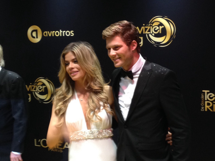 Overdaad aan glitter op de gouden loper | Show | AD.nl