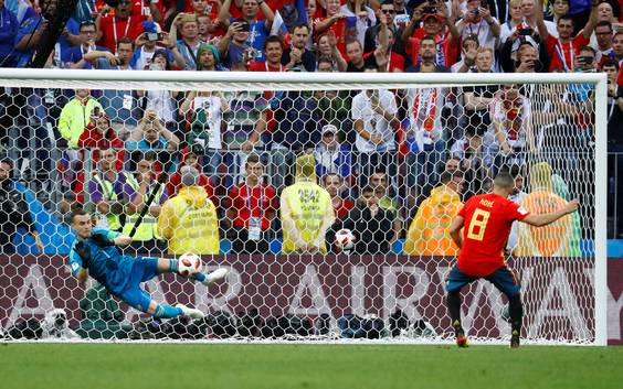 Rusland verrast favoriet Spanje na strafschoppen


