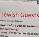 Zwitsers hotel vraagt joodse gasten om zich te douchen voor het zwemmen