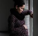 Terwijl vrouw op bevallen staat, zet België haar echtgenoot het land uit