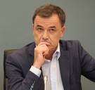 Nieuwe Waalse regering snijdt in postjes en wil provincies afschaffen