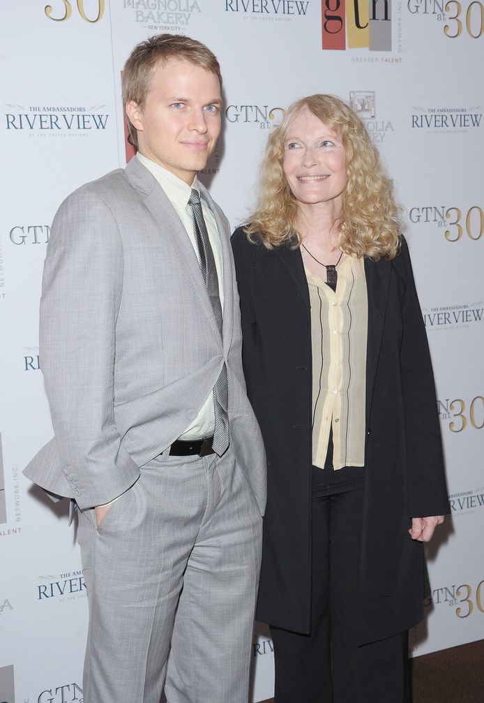 Mia Farrow: "Sinatra kan vader van mijn zoon zijn" | Celebrities | hln.be