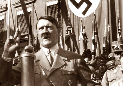 Spaanse politie in opspraak na in chat ophemelen van Hitler: 'Hij is een god'