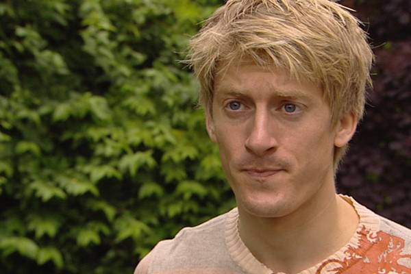 Achter Gesloten Deuren