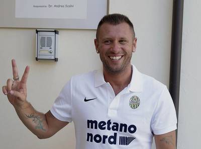 Cassano beëindigt bizarre soap en zwaait alsnog af
