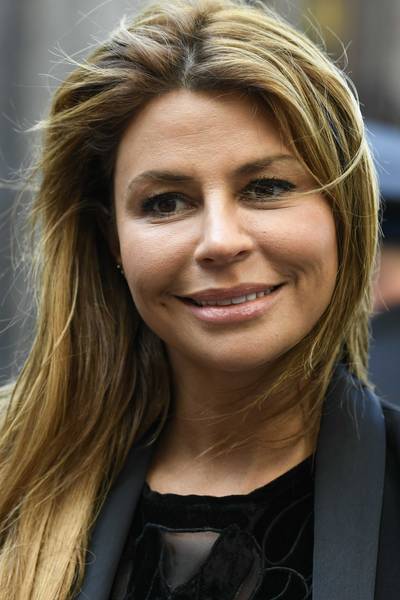 Olcay sexy het vliegtuig in en Manon heeft kledingcrisis