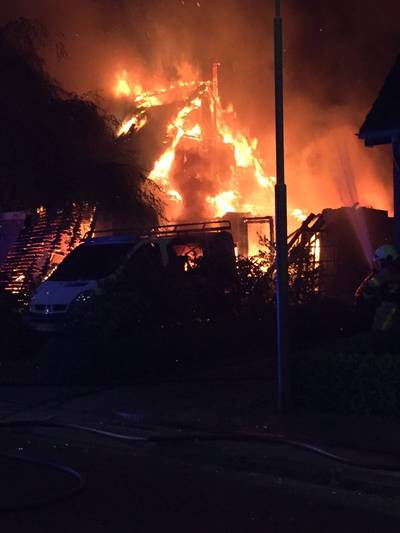 Woning in Vaassen brandt uit na explosie