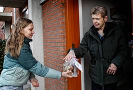 Jasmijn (12) weet door de dood van haar vader hoe belangrijk een eerlijk kaartje is: ‘Wat ontzettend kut voor je’
