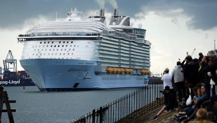 Grootste Cruiseschip Ter Wereld Legt Aan In Rotterdam Binnenland Bndestem Nl