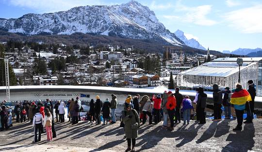 Ondanks het enthousiasme rond de Spelen loopt Cortina leeg