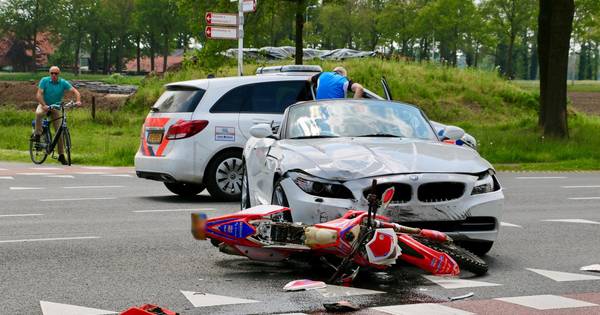 Motorrijder gewond na aanrijding in Fleringen | Tubbergen - Tubantia