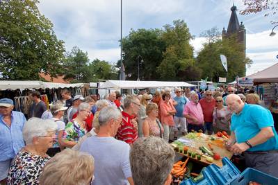 Standwerkers kleuren de jaarmarkt in Chaam