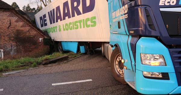 Chauffeur rijdt vrachtwagen bijna woonboerderij Andel binnen: 'Gebeurt regelmatig' - BD.nl