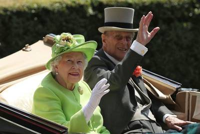 Koningin Elizabeth en prins Philip krijgen coronavaccin