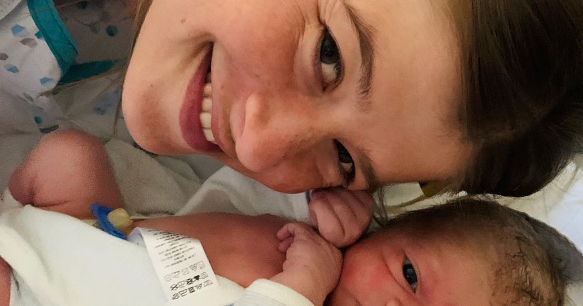 Eva De Roo is mama van Lucca | De Krant | HLN