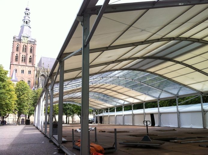 Megatent voor Artibosch dankzij Bourgondisch Den Bosch | 's Artibosch in tenten Bourgondisch | Foto | bd.nl