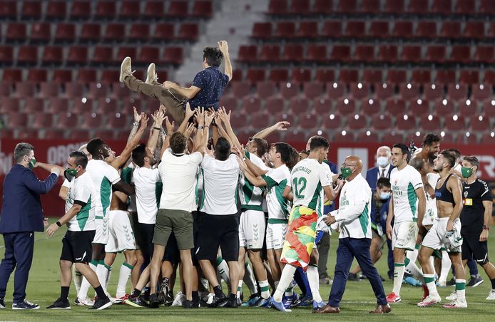 Promovendi La Liga Een Kkd Stadion Een Elftal Nieuwe Spelers En Een Spits Van 40 Buitenlands Voetbal Destentor Nl