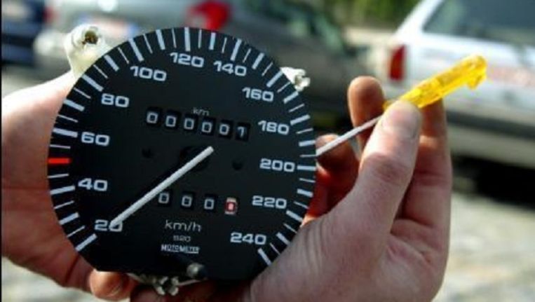 Vorig Jaar Nog Minstens 1 239 Keer Gefoefeld Met Kilometerstand Auto Hln