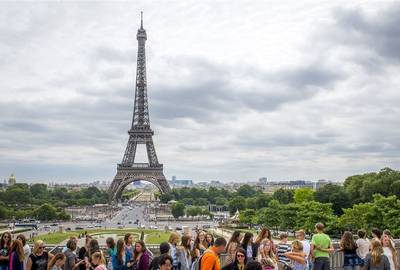 Frankrijk gaat sneller visums verstrekken aan toeristen