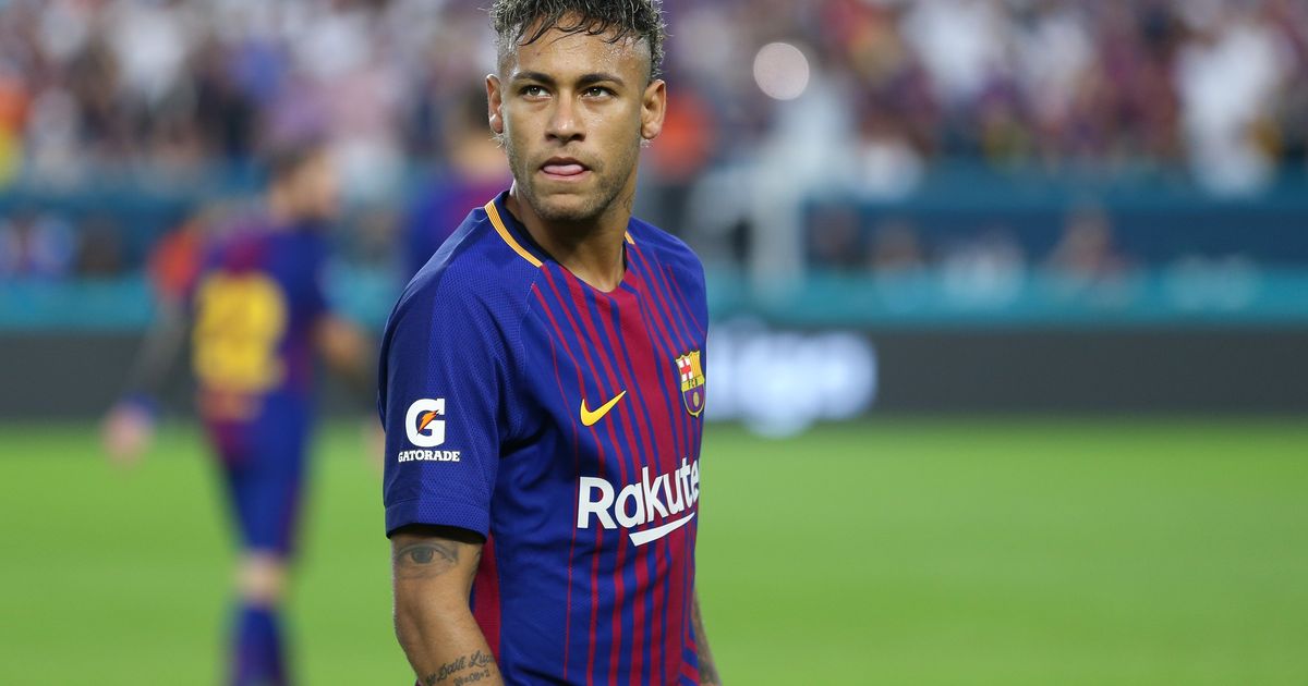 Neymar koopt zichzelf vrij en tekent voor vijf jaar bij PSG, waar hij