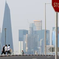 Golfstaten wilden rust, maar krijgen drones en raketten. Wat kunnen ze doen tegen Iran?