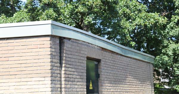 Grote stroomstoring in Delft na explosie; woningen ontruimd | Delft | AD.nl