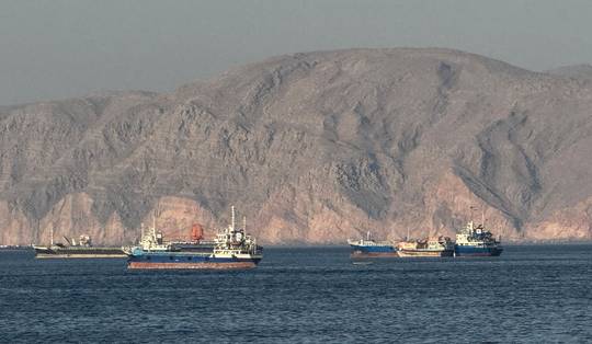 Optimisme bij Verenigde Staten over onderhandelingen met Iran: tegen morgen akkoord mogelijk over heropening Straat van Hormuz, olieprijzen zakken fors