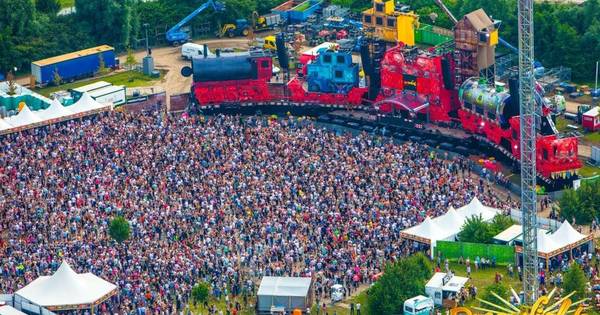 Dj Marshmello op hoofdpodium Dreamfields - De Gelderlander