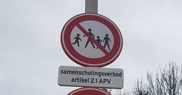 Al Dertien Boetes Voor Samenscholing Aan Zwijndrechtse