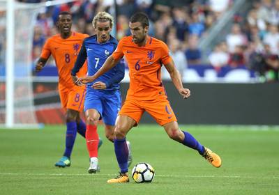 Oranje zonder Strootman tegen Wit-Rusland en Zweden