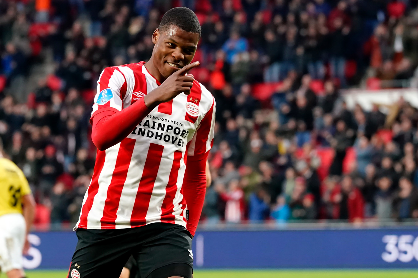 Denzel Dumfries is de nieuwe aanvoerder van PSV | Foto ...