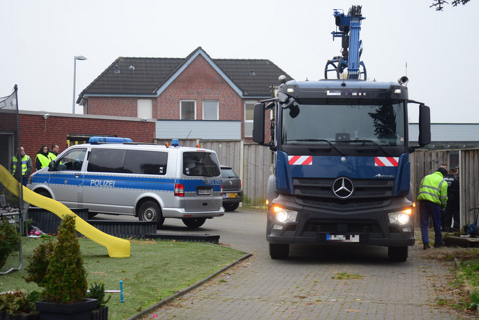 De politie doorzocht gisteren de woning in Alstätte waar Satudarah-kopstuk Michel B. woont. Hij werd niet aangetroffen.