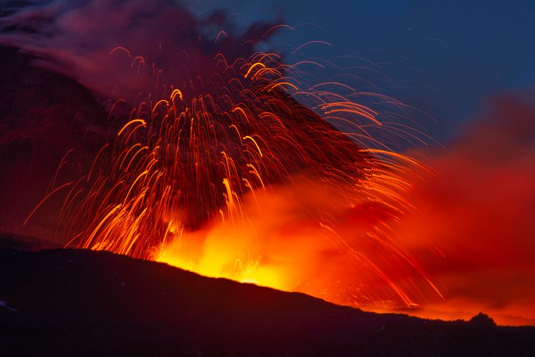 Etna opnieuw actief: prachtige beelden van gutsende lava ...