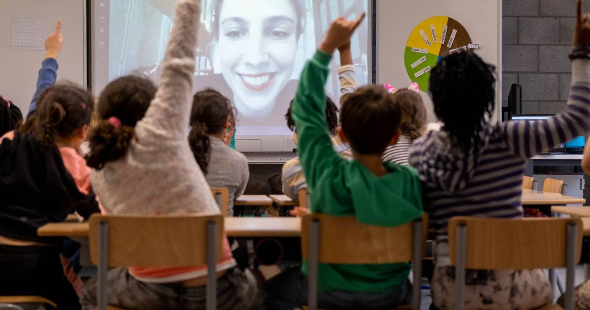 StuBru-presentatrice besluit voorleesweek O.L.V. van de ...