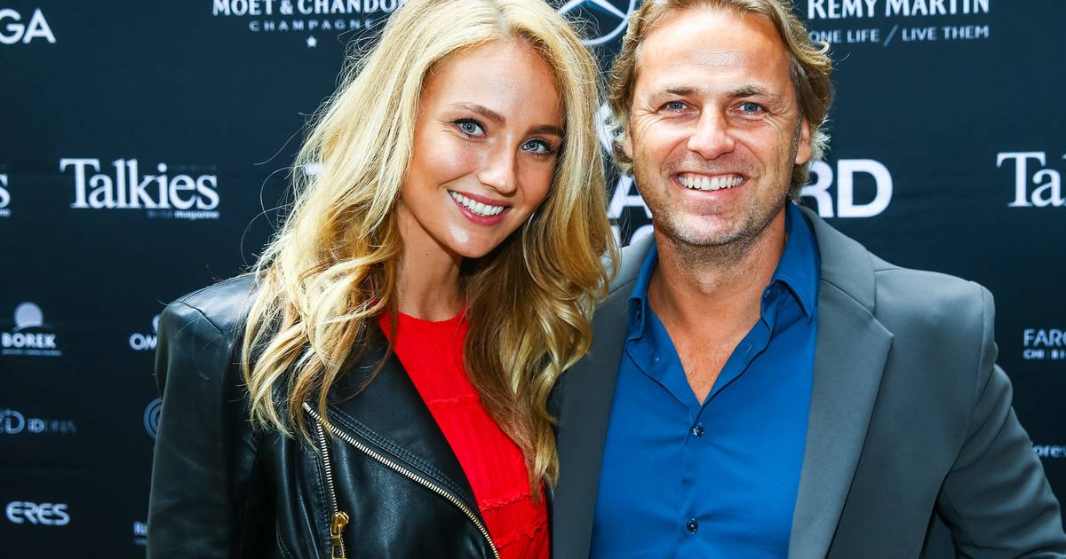 John Ewbank en verloofde Kelly Weekers krijgen kind | Show | AD.nl