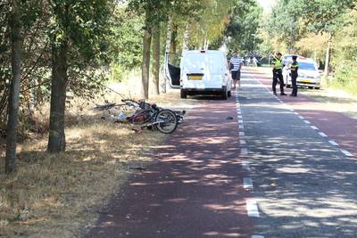 Vrouwen en kinderen geschept door auto in Volkel, twee zwaargewonden