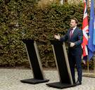 Johnson stuurt zijn kat naar persconferentie met Luxemburgse premier