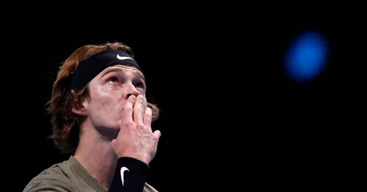 Roeblev klopt al geplaatste Thiem in derde partij ATP Finals - De Gelderlander