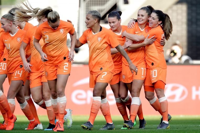 De Oranjevrouwen Walsen Over Chili Heen En Laten Zien Dat Ze Klaar Zijn Voor Het Wk Trouw