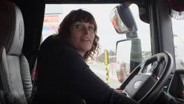 Alexia: "Mannen nemen mij niet serieus als lady trucker"