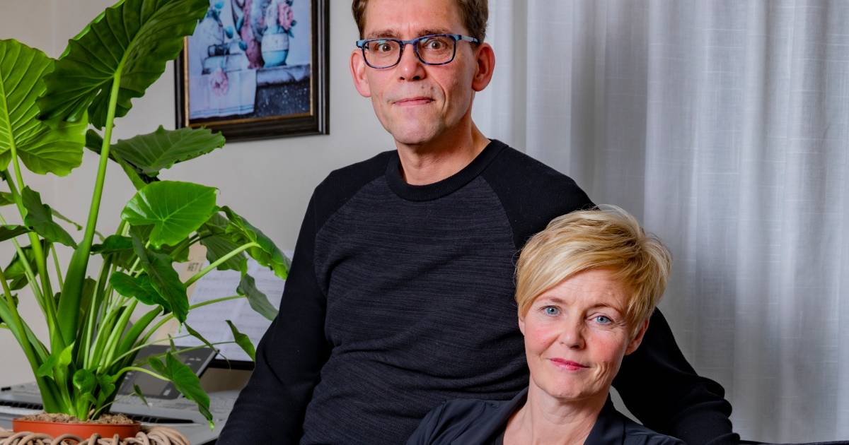 Een ijsje, nog even stoeien met z'n moeder en toen pleegde Dennis (24) zelfmoord: 'De waarom-vraag s