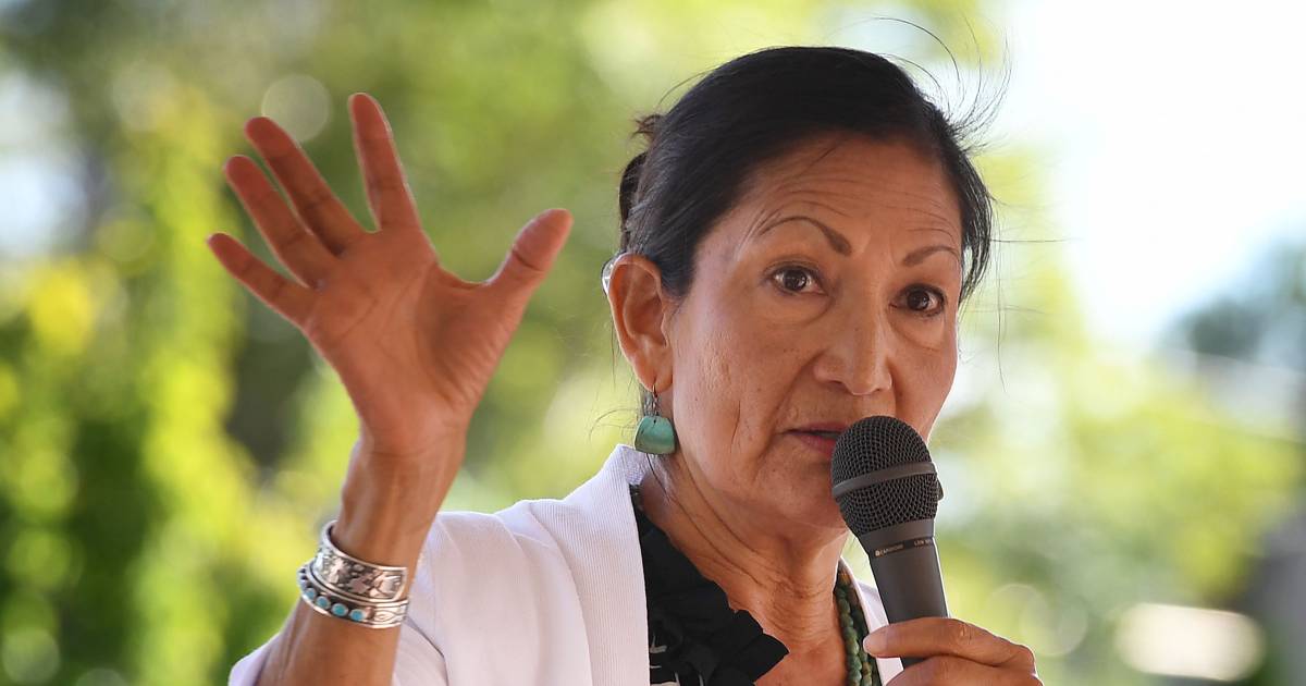Biden nomineert Deb Haaland als eerste Native American minister | Buitenland | hln.be