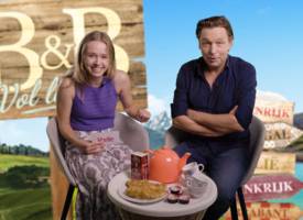  Déze ‘B&B vol liefde’-deelnemer trad op als drummer (en wij hebben de beelden!)