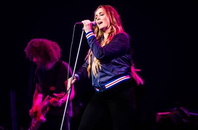 Anouks Nederlandstalige album 'Wen d'r maar aan' verschijnt na de zomer