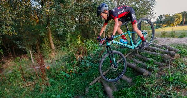 Kleine Ardennen voor mountainbikers in de Kempen - Eindhovens Dagblad