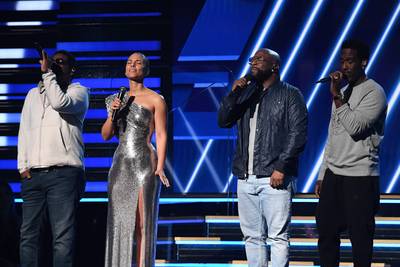 La “tristesse folle” d’Alicia Keys et son hommage à Kobe Bryant aux Grammys