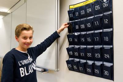Smartphone gaat in de telefoontas op scholen Nijmegen